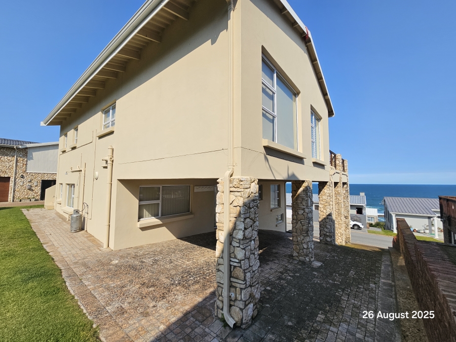 6 Bedroom Property for Sale in Jongensfontein Western Cape